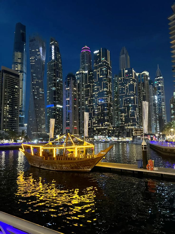 Dubai - Large 50x60cm